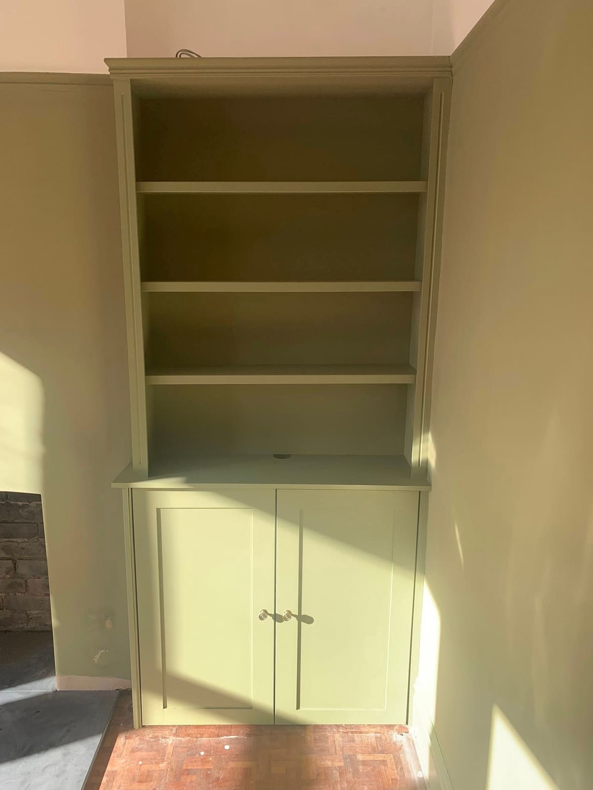 Bespoke dresser